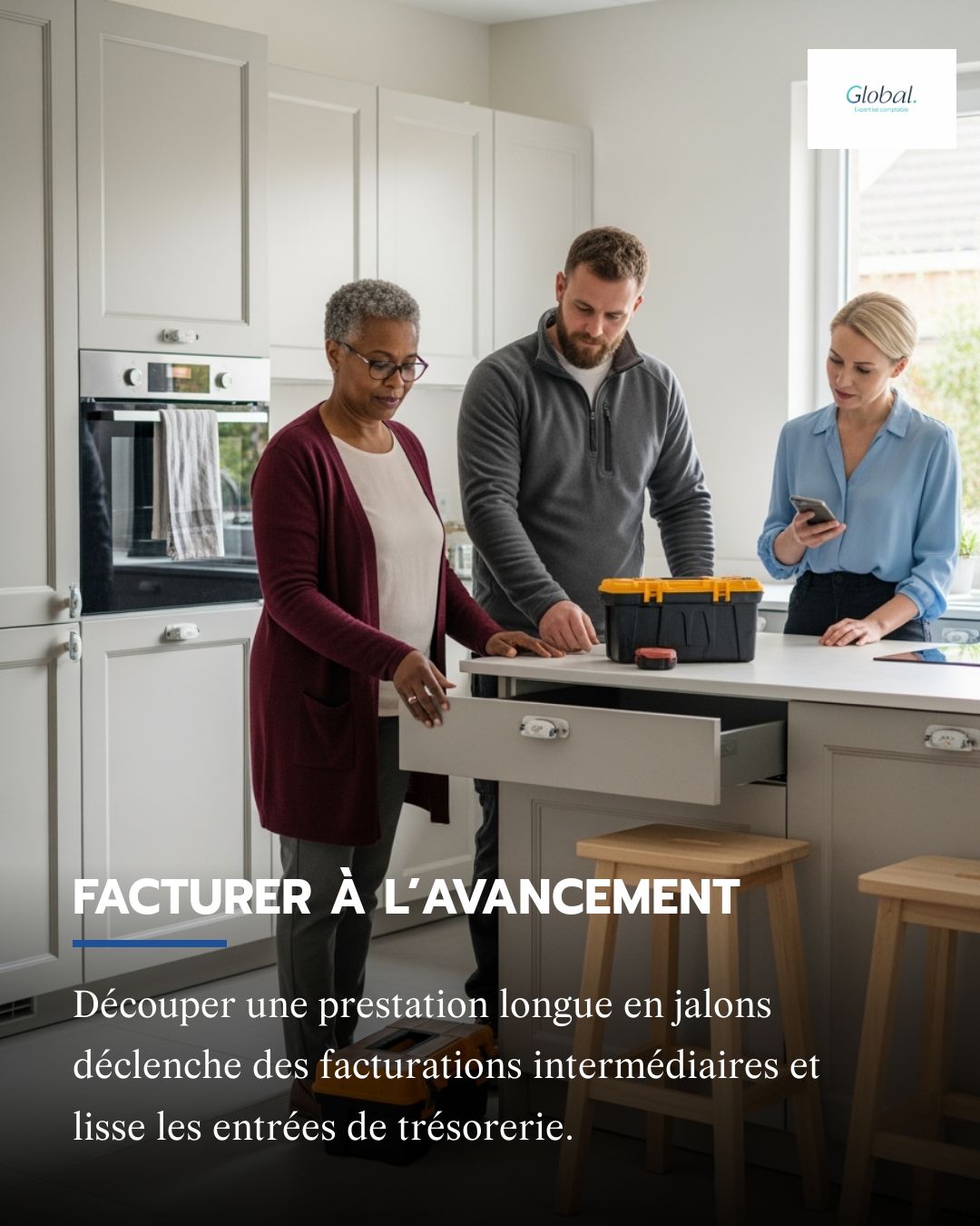 Facturer une mission longue uniquement à la fin semble plus simple.